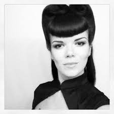 Anna Kamps's Instagram, Twitter & Facebook