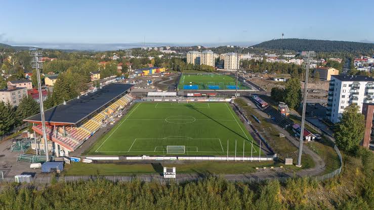 Kuopion Keskuskentän jalkapallostadion (Väre Areena) - Kuopio