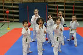 Taekwondo/karate training tatami matten eva martial arts fußmatten judo matten. Mulheimer Kids Mit Neuen Matten Karate Und Selbstverteidigung In Koln