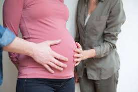 Por qué la gestación subrogada no es un derecho lgtb | con terafobia. Que Es La Maternidad Subrogada