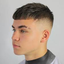 Cortes de pelo de hombre con barba. Medium Mens Hairstyles Straight Which Really Are Great Looking Mediummenshairstylesstraight Fade Haircut Crop Haircut Mens Haircuts Fade