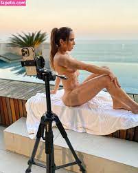 Mulher Melão nua - Nudes Renata Frisson pelada onlyfans porno nude