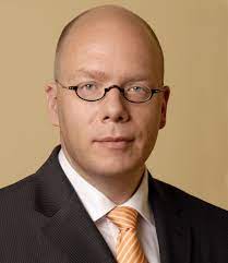 Conrad hinrich donner bank employs a total of , spread across branches in germany and branches overseas. Donner Reuschel Will Fuhrende Privatbank Werden Name Des Fusionierten Instituts Presseportal