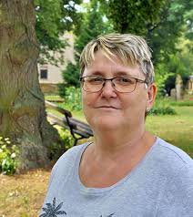 Warum auf dem Großmühlinger Friedhof ein polnischer KZ-Häftling begraben  liegt