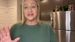 Karen Eckenrode's Instagram, Twitter & Facebook