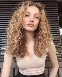 Curly Blonde Hair Curly Girl Hairstyles Blonde Curly Hair Natural Blonde Curly Hair