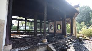 The botanischer garten frankfurt am main (7 hectares) is a botanical garden and arboretum formerly maintained by the goethe university and since 2012 administered by the city of frankfurt. Frankfurt Nach Brand Chinesischer Garten Wieder Eroffnet Frankfurt Bild De