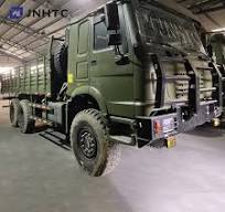 SINOTRUK HOWO All Wheeler Drive Truck 4X4 6X6 8X8 Howo Off Road Cargo Truck With Seats