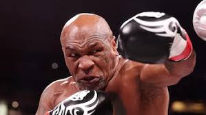 Jake Paul si scusa pubblicamente per come è finito il combattimento con  Mike Tyson: ha avuto pietà