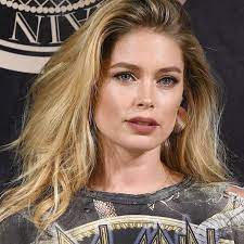 20 Of The Coolest Medium Length Cuts For Fine Hair No matter the hair type, long locks have the tendency to weigh the hair down, but this is especially true for those whose hair fares volumized pompadour. medium length cuts for fine hair