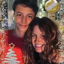 What is the best beaches in South Carolina to shark tooth hunt?￼