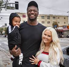 Kendra shaw, who has proudly taken julius randle's surname, was born on 6th july 1996, which makes her 24 years of age. Kendra Shaw Randle Bio Family Facts Of Julius Randle S Wife