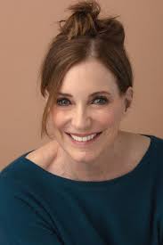 Susan Hinshaw's Instagram, Twitter & Facebook