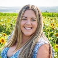 Sarah Dyson's Instagram, Twitter & Facebook