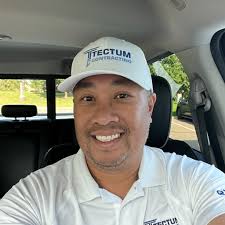 Who can play country music in Plymouth