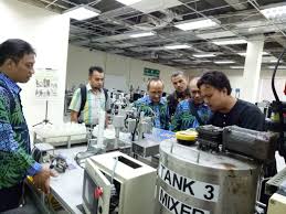 Apa yang sebenarnya dipelajari ketika mengambil kursus kejuruteraan elektrik ya? Kunjungan Ketua Jurusan Teknik Elektro Ist Akprind Ke Fakulti Kejuruteraan Elektrik Dan Elektronik Universiti Malaysia Pahang Teknik Elektro