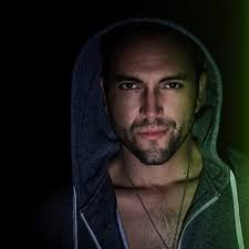 Lula Ross (@MaestraLulaRoss)