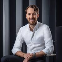 Aleksander przetakiewicz jest dziś prezesem zarządu firmy, choć na początku ten pomysł nie do końca podobał się sławnej projektantce… joanna przetakiewcz o pracy z synem alexem. Aleksander Przetakiewicz Chief Executive Officer La Mania Linkedin