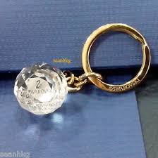 Step into the magical world of swarovski: Chaveiro Bola De Cristal Swarovski Titular Swan Logotipo Banhado A Ouro Perfeito Estado Na Caixa 941219 5430347 Ebay