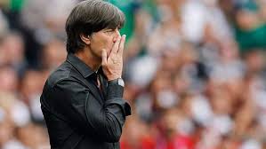 Joachim low has warned his germany side to expect an aggressive approach from northern ireland in monday's euro 2020. Joachim Low Volvio A Causar Polemica Tras Ser Captado En Incomoda Situacion Rpp Noticias
