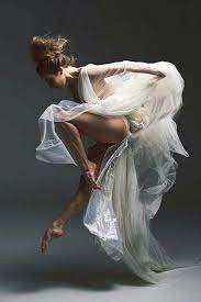 I Am A Dancer I Believe That We Learn By Practice Whether It Means To Learn To Dance By Practic Dansfotografie Moderne Dans Fotografie Ballet Dans Fotografie