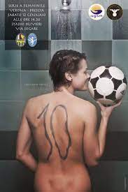 Calcio femminile: Cristiana Girelli posa nuda