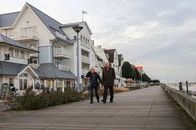 Located in nieuwpoort, just 350 feet from nieuwpoort beach, nieuwpoort promenade ii 0101 provides beachfront accommodations with a restaurant and free wifi. Nieuwpoort Stoot Knokke Van De Troon Nieuwpoort Hln Be
