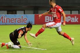 T+l heads to bali in search of some of the island's most authentic experiences. Bali United Vs Persebaya Big Match Seru Di Pekan Perdana