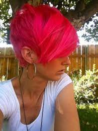 Eine Auffallende Farbe Fur Kurze Haare Rote Haare Frisurenwelt 2019 Hair Styles Short Hair Styles Hair