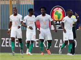 بمواجهة منتخب كوت ديفوار، في تمام الساعة الـ 11:30 صباحًا، على ستاد يوكوهاما الدولي. Ù…Ù†ØªØ®Ø¨ Ø³Ø§Ø­Ù„ Ø§Ù„Ø¹Ø§Ø¬