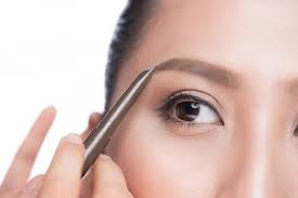 10 Rekomendasi Pensil Alis Murah Di Bawah Rp 100 Ribu Yang Membingkai Alis Dengan Indah 2020