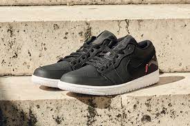 Jordan 1 low paris detail first look and unboxing yankeekicks / snkrsden. Paris Saint Germain Add Air Jordan 1 Low And 6 To The Trophy Cabinet Sneaker Freaker