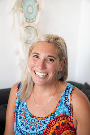 Megan Dixon's Instagram, Twitter & Facebook