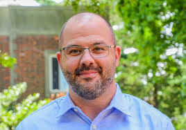 Linda Bourn's Instagram, Twitter & Facebook