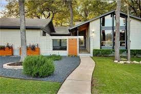 Ground beef & pork, spicy marinara, grated parmesan cheese & a mozzarella brick. Expertly Updated 1972 Ranch Style Home Asks 495k Curbed Austin