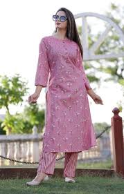 Apart from floral kurtas, you can also look for floral kurtis that are short in length. Buy Floral Print Kurtis Pinterest Cheap Online