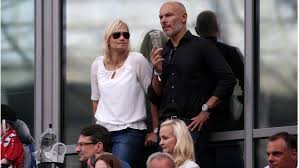Bibiana steinhaus und der englische starreferee howard webb lieben sich. Refereeing World Webb Books Dates With Steinhaus
