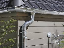 Comment Poser Une Gouttiere En Zinc Leroy Merlin Gouttiere En Zinc Gouttieres Eau Pluviale