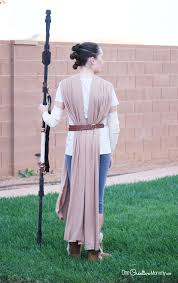 It's a little time consuming. Get Ready For The Last Jedi With This Easy Rey Costume Idea Onecreativemommy Com