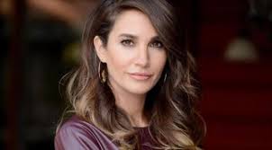 12 ağustos 1980 , diyarbakır) hacettepe üniversitesi ankara devlet konservatuvarı mezunu, 2003 yılında tdt'de sanatçılığa başlamıştır.melekler korusunda başarılı bir rol oynamaktadır. Rojda Demirer Kimdir Kac Yasinda Haberler Milliyet