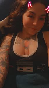 Wanna game? Looking for some chill ass people to play @fortnite with! HMU!  🎮 Especially if you're in AZ Threads cause I want some IRL gamer friends ☺️