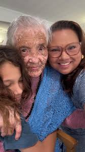 ROAD TRIP 🚘… busso to Perth , Today’s road trip was one for the heart 🚗✨,  Snacks packed, heading to Perth to see Nanny for her birthday and an early  Christmas. We won’t be heading over