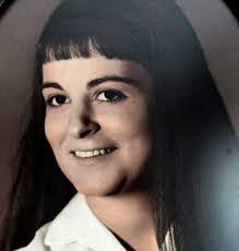 Kim Cripps's Instagram, Twitter & Facebook