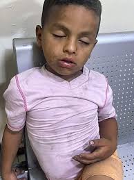 الطفل دا تايهة من اهله واكيد قالبين الدنيا عليه دلوقتي وهو مع راجل محترم  امين وبيحاول يحافظ عليه لحد ما اهله يظهروا ... ممكن تساعدونا البوست ينتشر  عشان اهله يشوفوه ويخدوا ابنهم