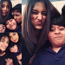 Gholu Sona And Elena Funny Moments Erica Fernandes Actresses Saree Hairstyles
