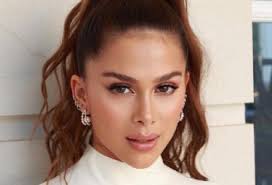 Greeicy yeliana rendón ceballos è nata a cali il 30 ottobre 1992, e ha vissuto lì per i primi cinque anni, fino a quando i suoi genitori, luis alberto rendón e lucy ceballos, decisero di trasferirsi a bogotá.sin da piccola ha provato interesse per la recitazione e la musica. Greeicy Rendon Estrena Cancion Y Embarazo Rcn Radio