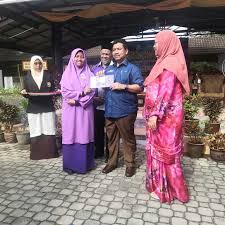 Ydsm tahun 2018 23 april 2018 @ sk padang kemunting видео ydsm sk kompleks gong badak 2018 канала farah alyaa. Tuan Pengetua Dan Page Rasmi Smk Kompleks Gong Badak Facebook