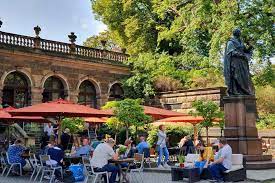 On the banks of the lovely elbe river, the german city of dresden is lush and green, filled with forests and gardens and parks. Restaurant Mit Ausblick Wart Ihr Hier Schon Mal Essen Tag24