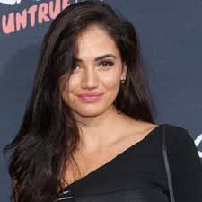 Maggie Duran's Instagram, Twitter & Facebook