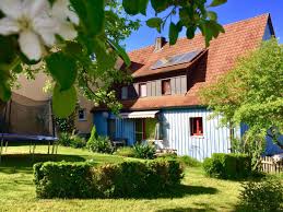 Das haus mit garten ist für bis zu 10 personen eingerichtet und ausgestattet. Haus Kunterbunt Reichenberg Aktualisierte Preise Fur 2021